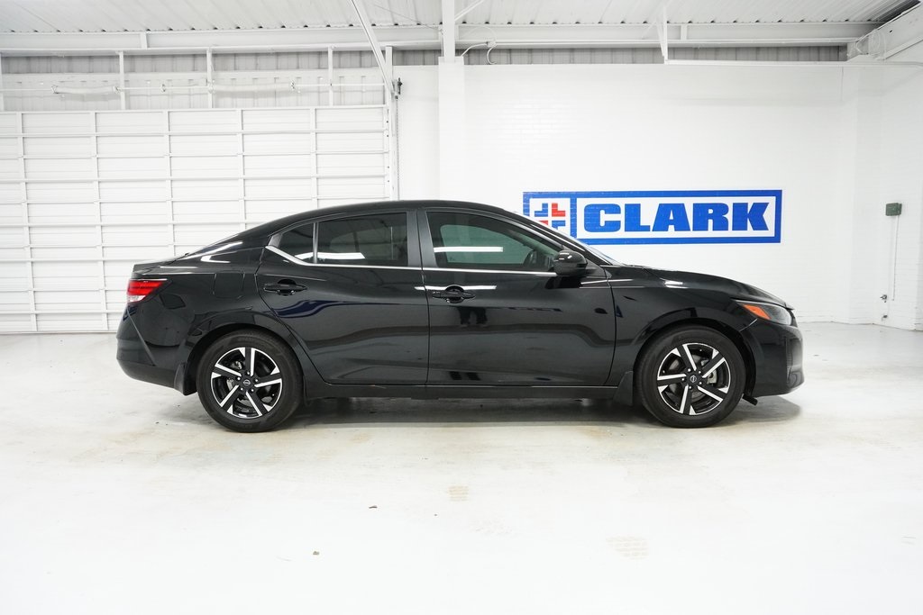 Vehicle image 5 of 30