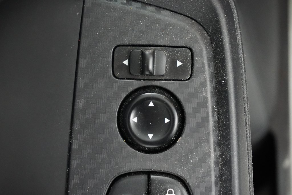 Vehicle image 12 of 30