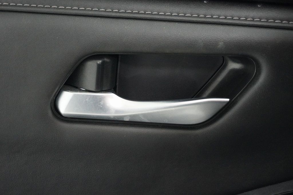 Vehicle image 13 of 30