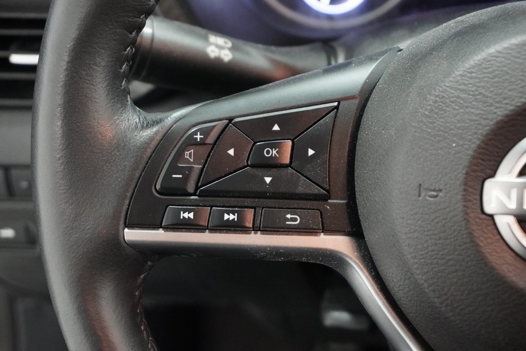 Vehicle image 18 of 30