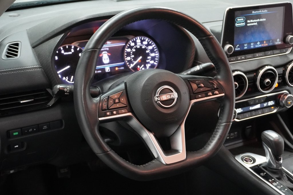 Vehicle image 16 of 30