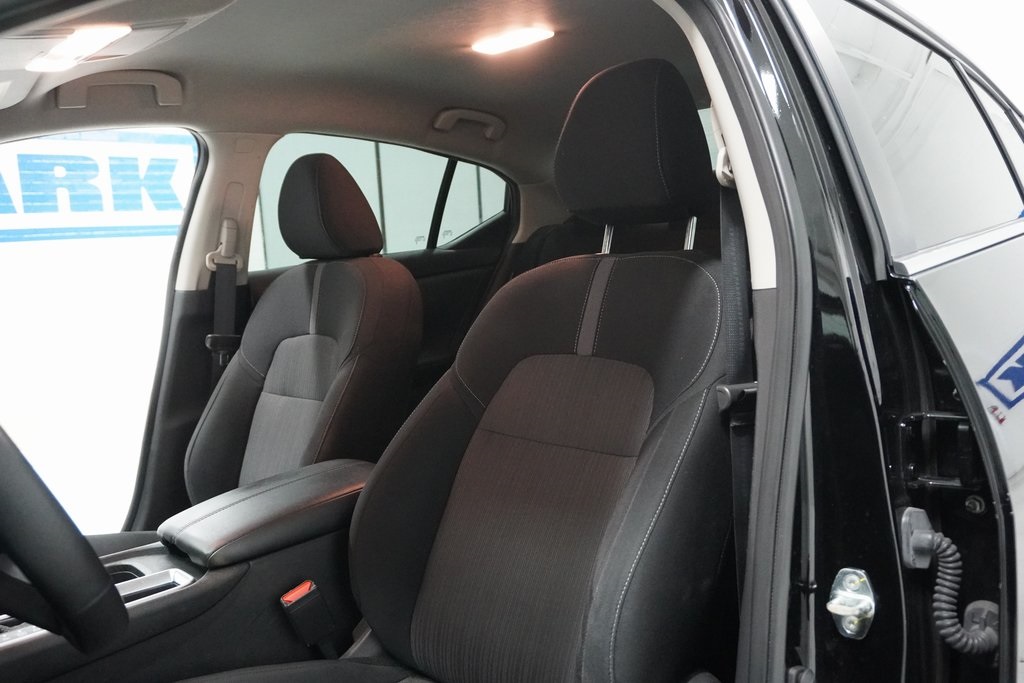 Vehicle image 15 of 30
