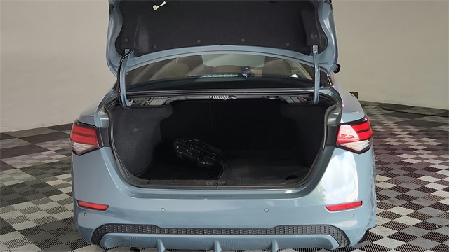 Vehicle image 12 of 26