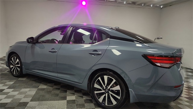 Vehicle image 9 of 26