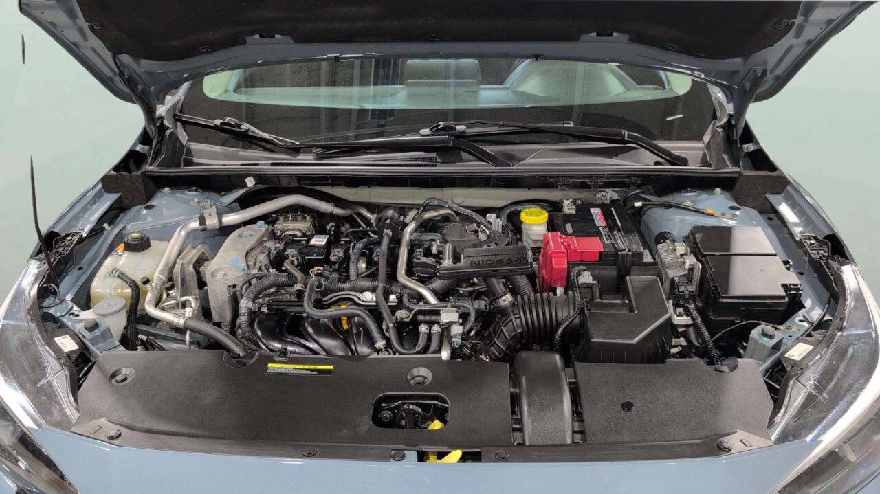 Vehicle image 9 of 32