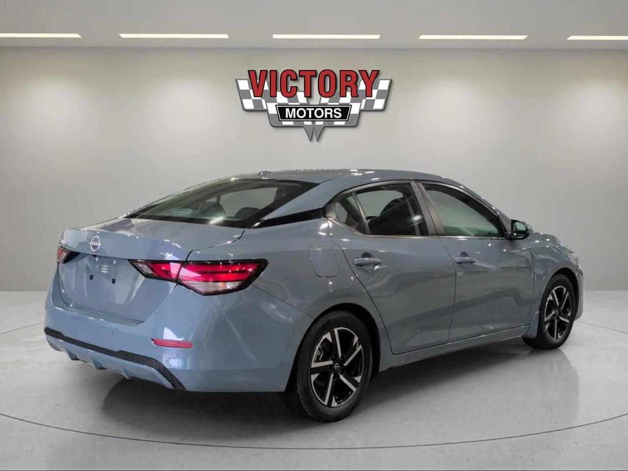 Vehicle image 5 of 32