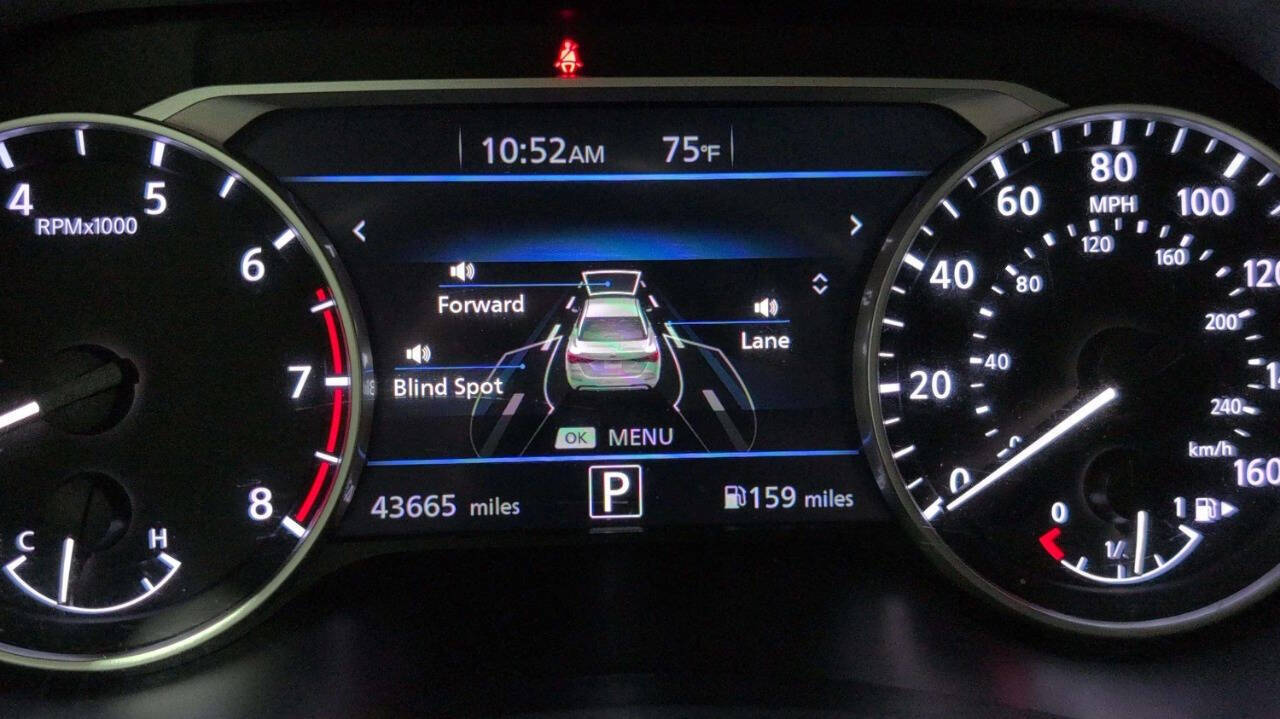 Vehicle image 17 of 32