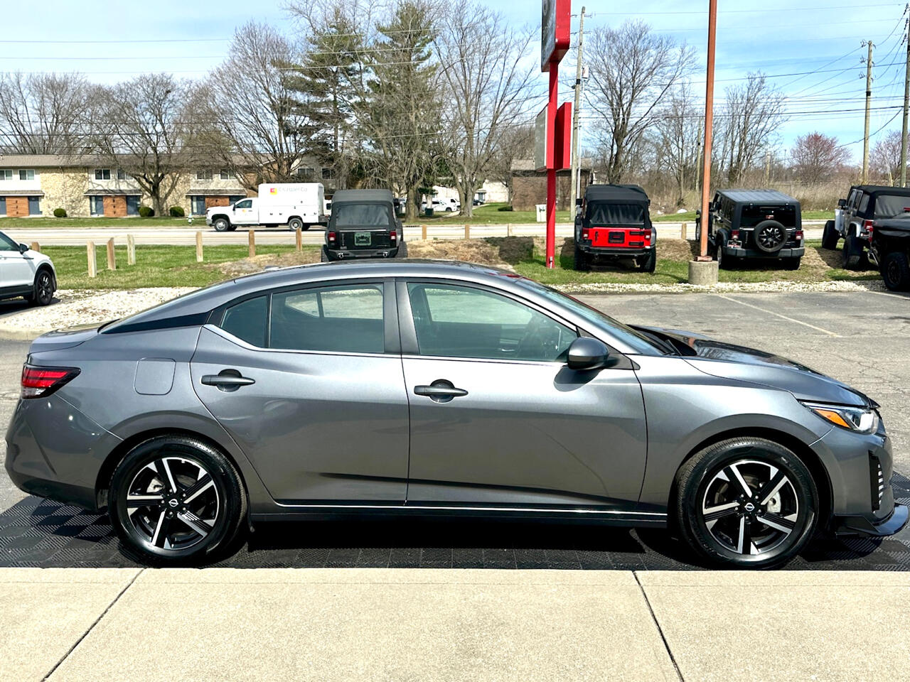 Vehicle image 7 of 44