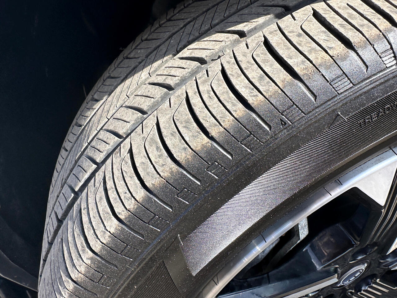Vehicle image 40 of 44