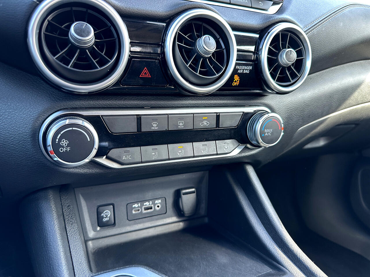 Vehicle image 31 of 44