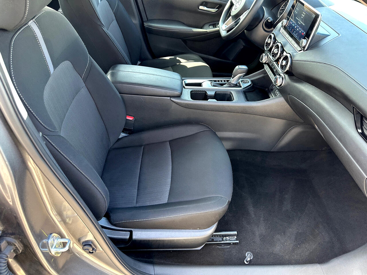 Vehicle image 19 of 44