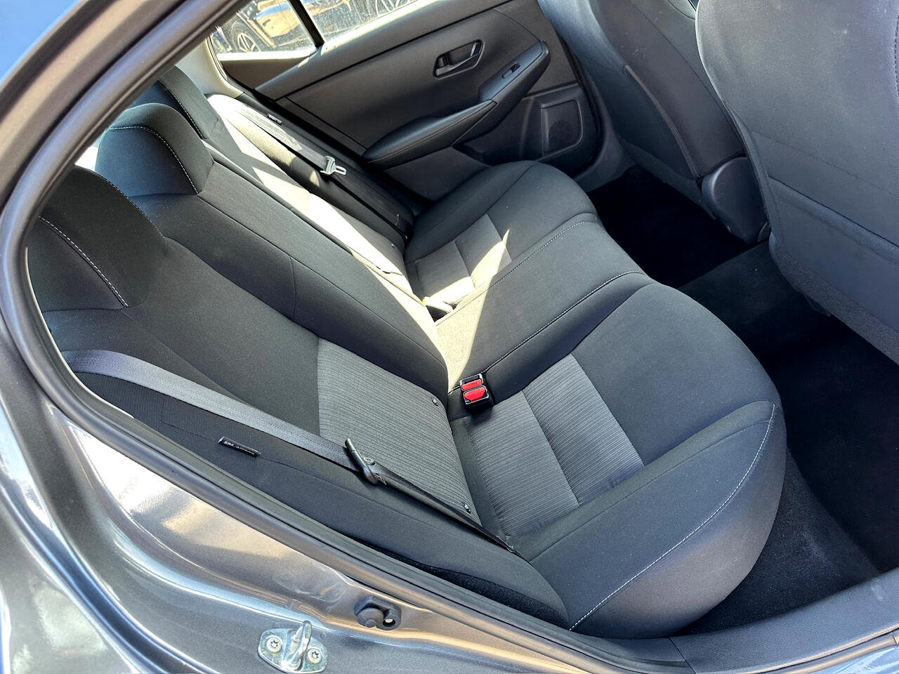 Vehicle image 25 of 44