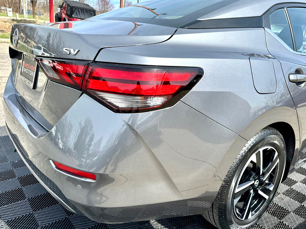 Vehicle image 12 of 44