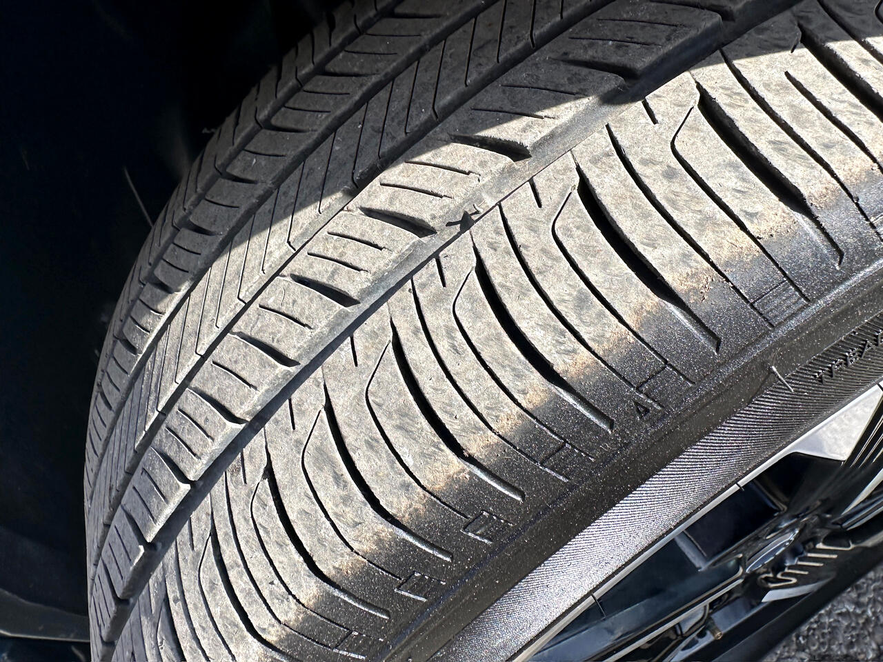 Vehicle image 41 of 44