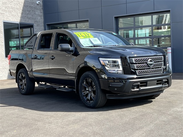 Vehicle image 4 of 28