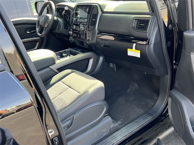 Vehicle image 26 of 28