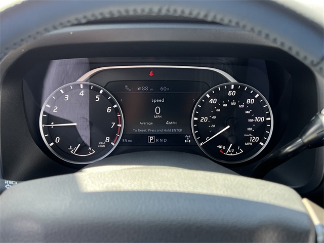 Vehicle image 16 of 28