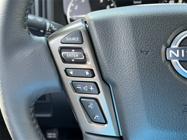 Vehicle image 14 of 28