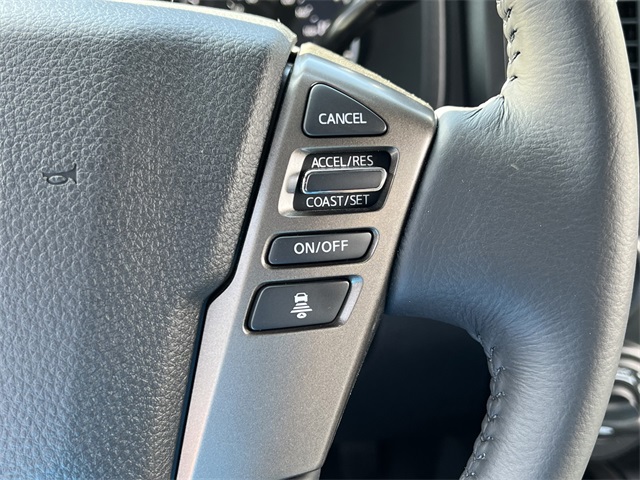 Vehicle image 17 of 28