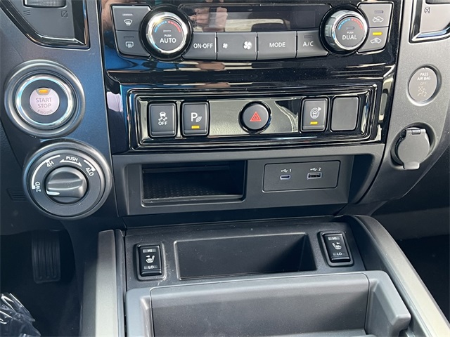 Vehicle image 18 of 28