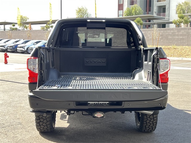 Vehicle image 10 of 28