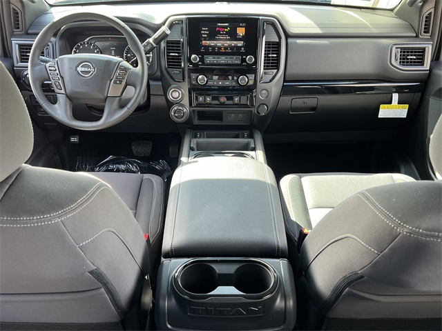 Vehicle image 23 of 28