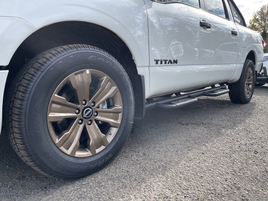 Vehicle image 11 of 31