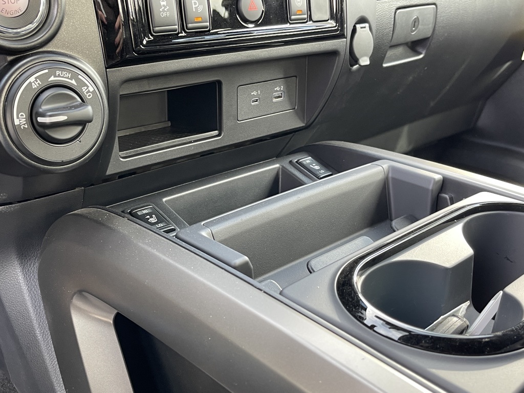 Vehicle image 25 of 31