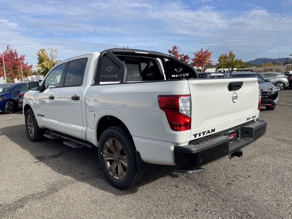 Vehicle image 8 of 31