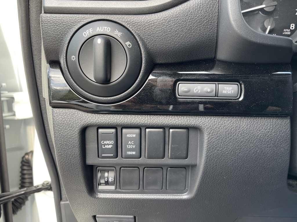 Vehicle image 23 of 31