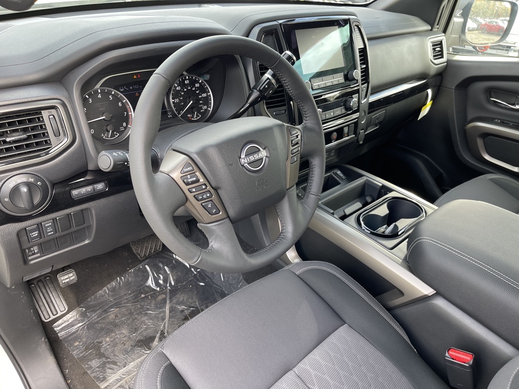Vehicle image 12 of 31