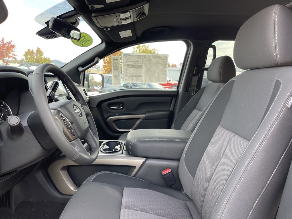 Vehicle image 13 of 31