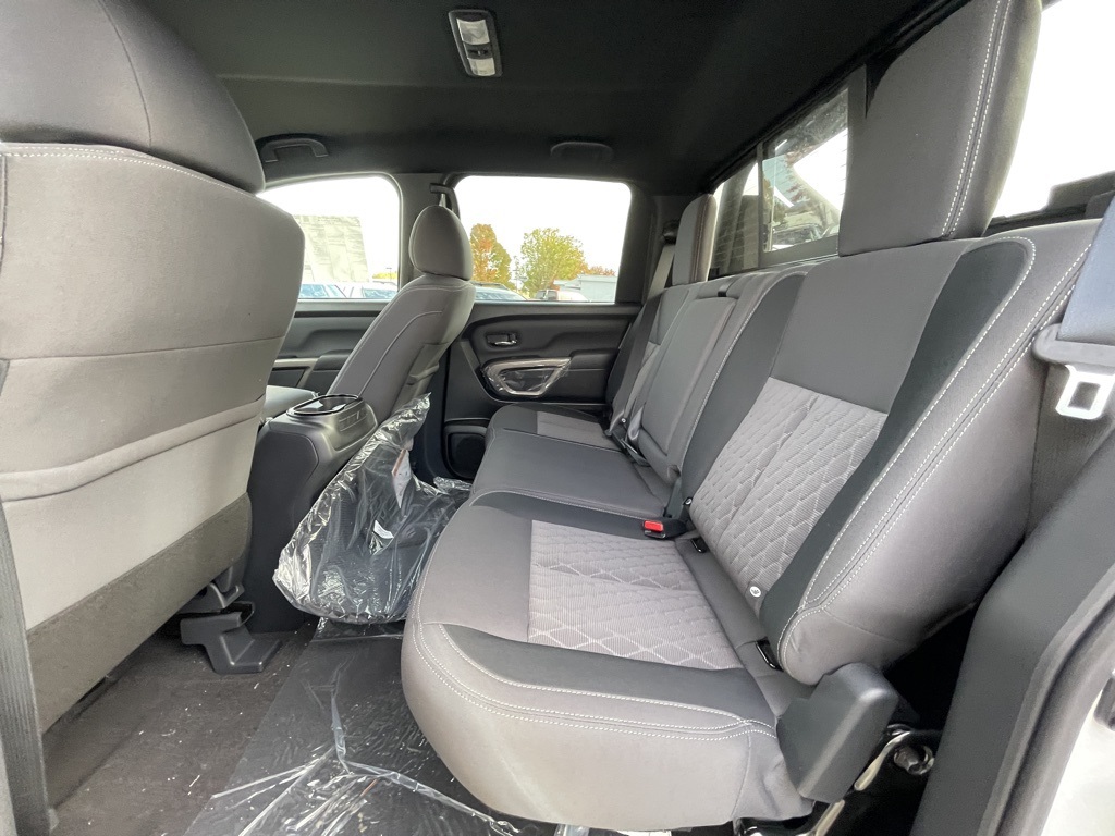 Vehicle image 15 of 31