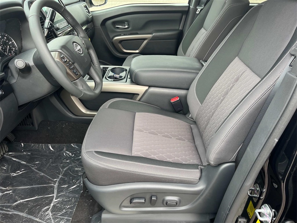 Vehicle image 12 of 30