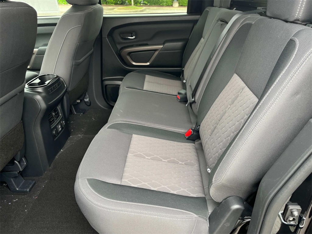 Vehicle image 11 of 30