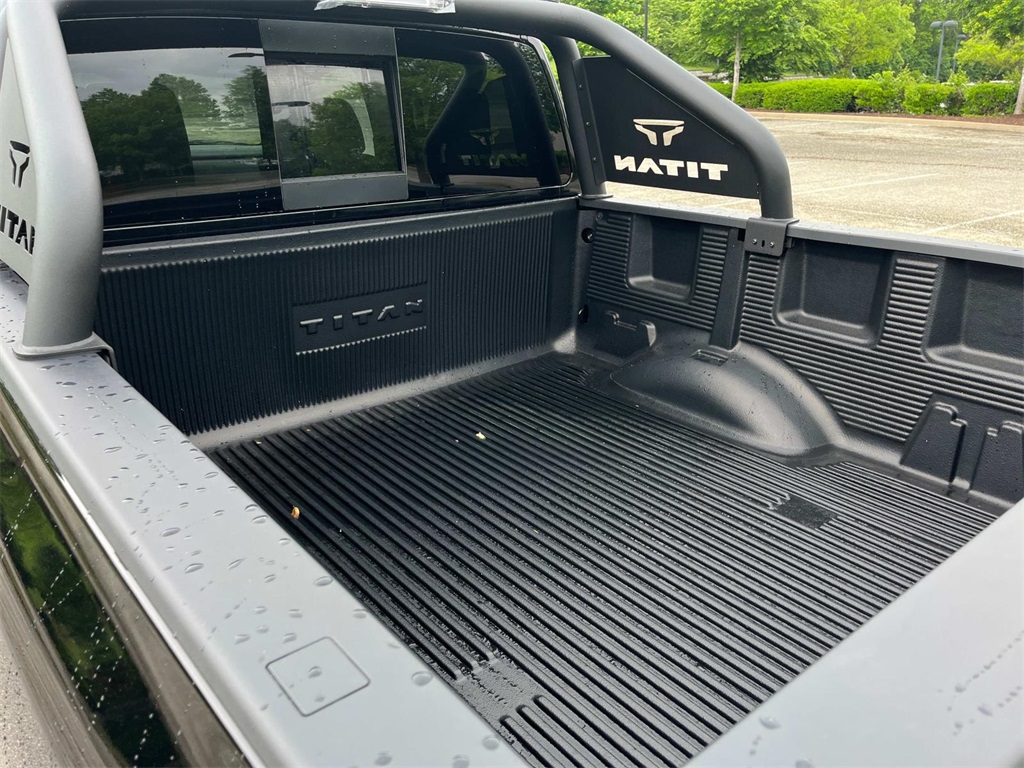 Vehicle image 10 of 30