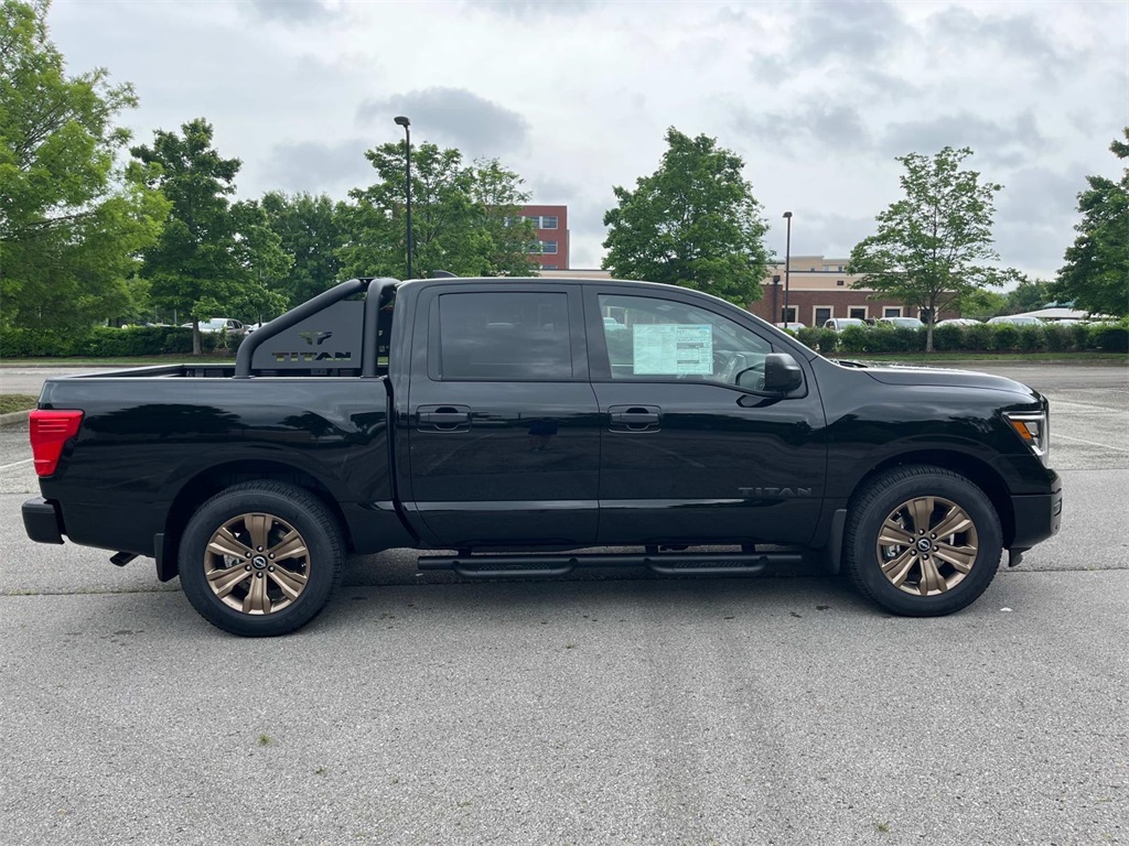 Vehicle image 4 of 30