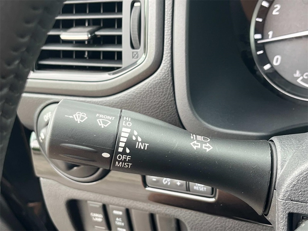 Vehicle image 23 of 30