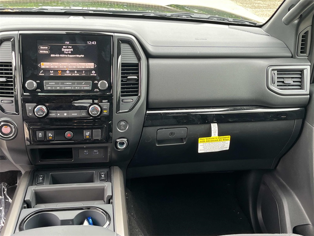 Vehicle image 15 of 30