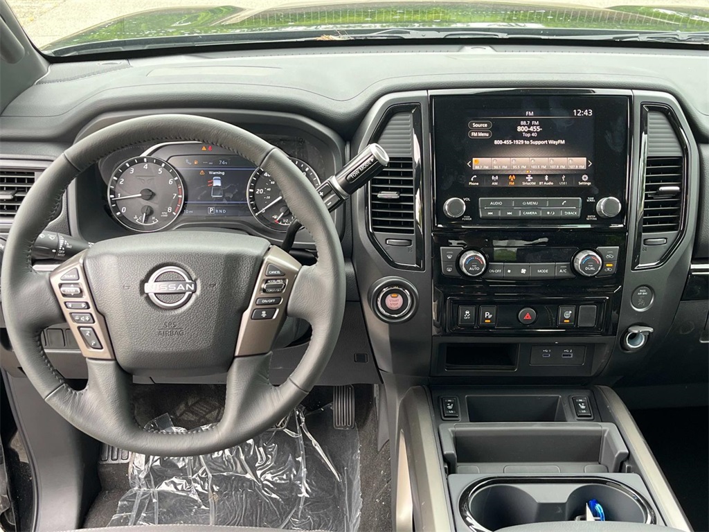 Vehicle image 14 of 30