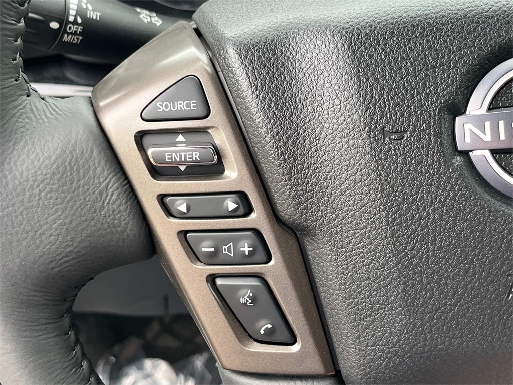 Vehicle image 24 of 30