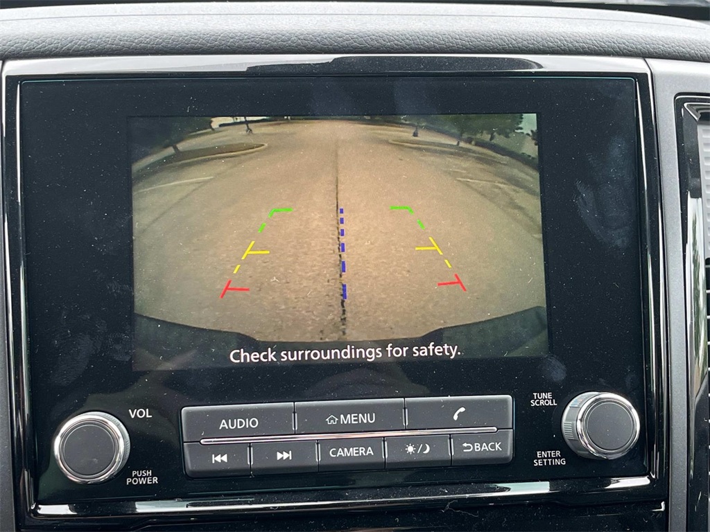 Vehicle image 17 of 30