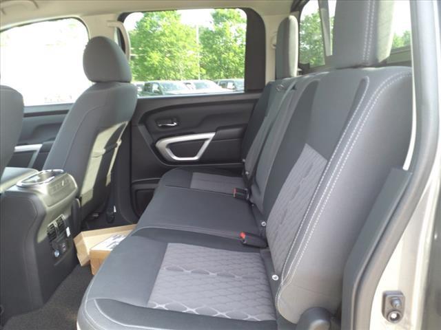 Vehicle image 8 of 15