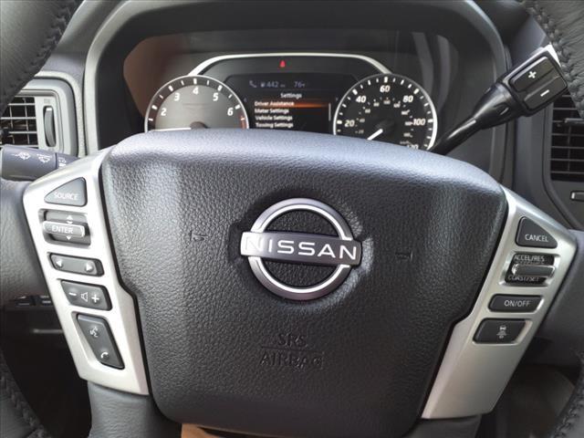 Vehicle image 11 of 15