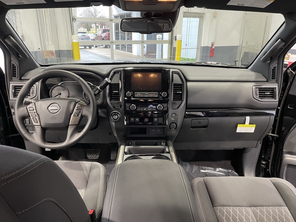 Vehicle image 9 of 21