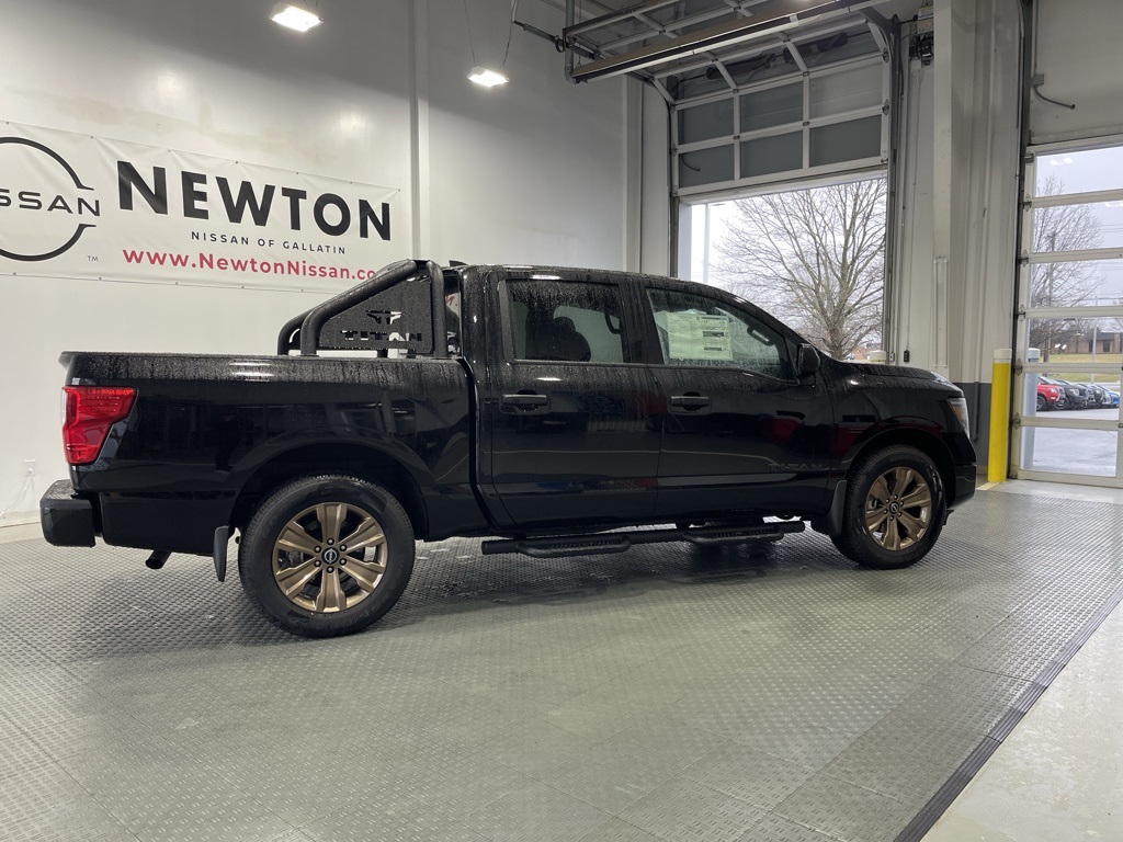 Vehicle image 6 of 21