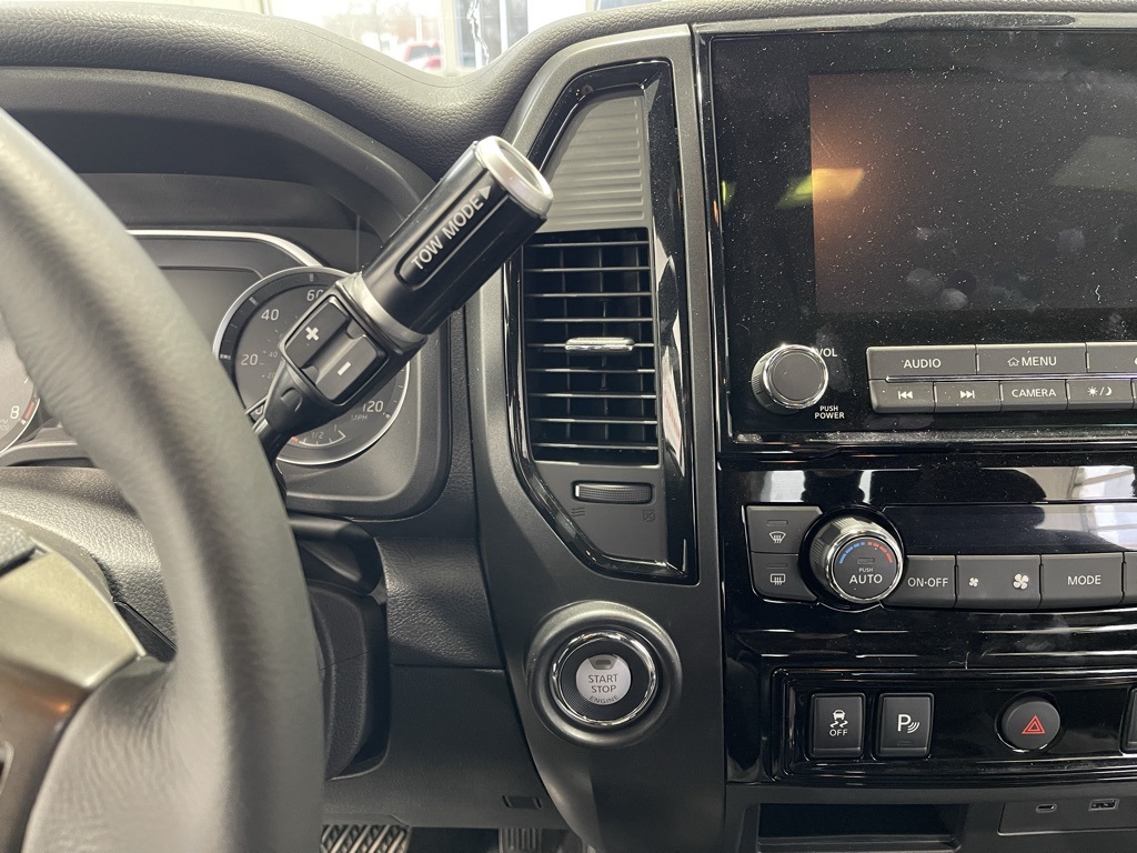 Vehicle image 10 of 21