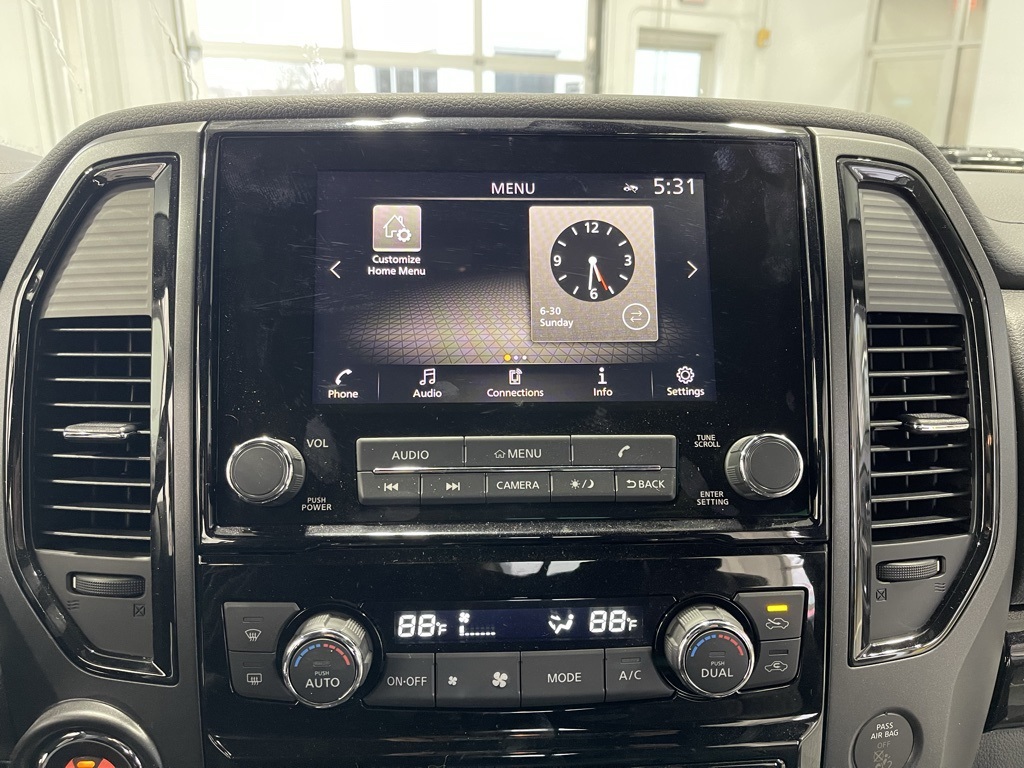 Vehicle image 12 of 21