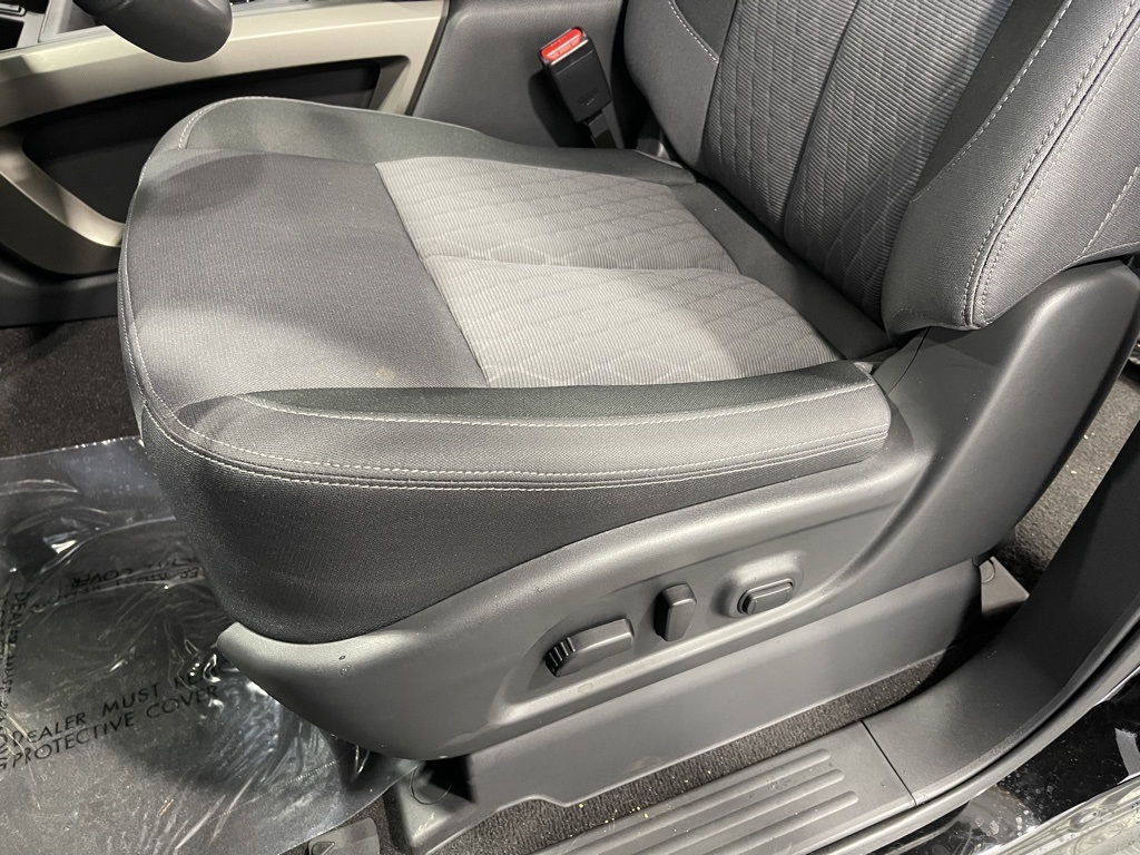 Vehicle image 15 of 21