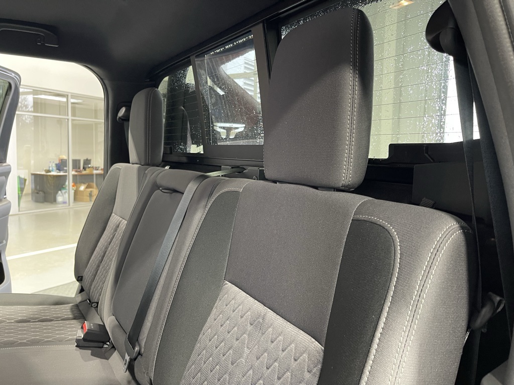 Vehicle image 19 of 21